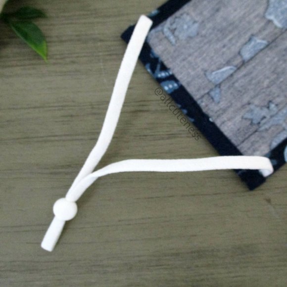 Cloth Face Mask (NWOT) - Picture 3 of 3